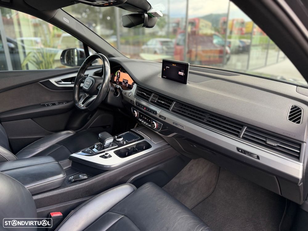 Audi Q7 3.0 TDI quattro tiptronic 7L - 17