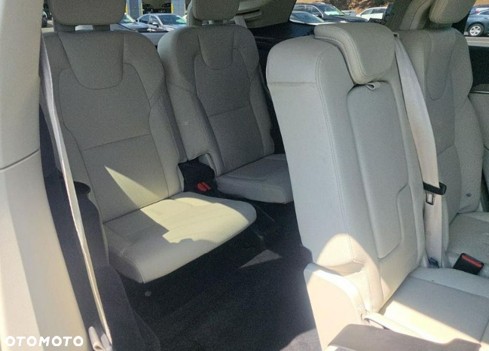 Volvo XC 90 - 12