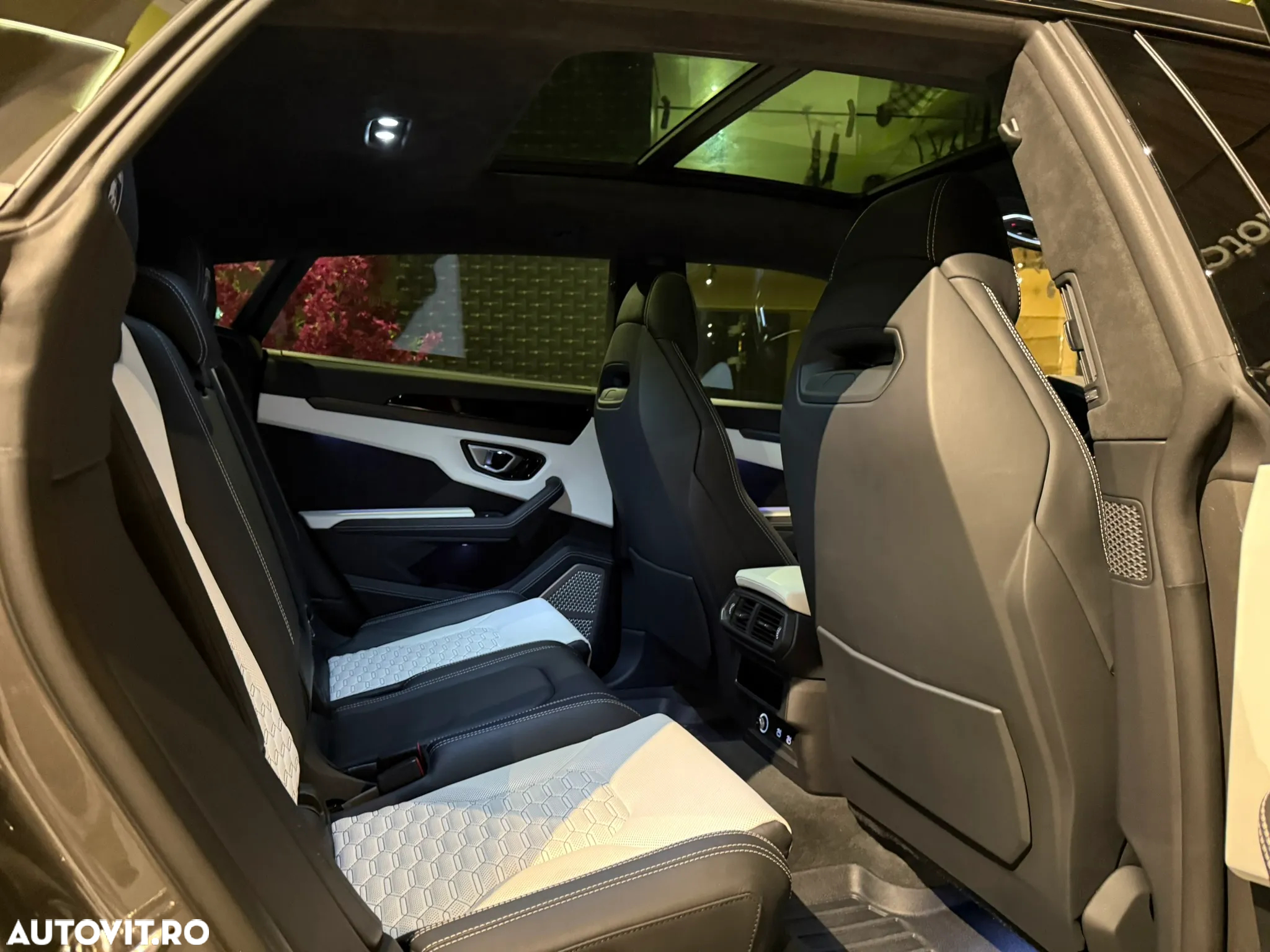 Lamborghini URUS - 15