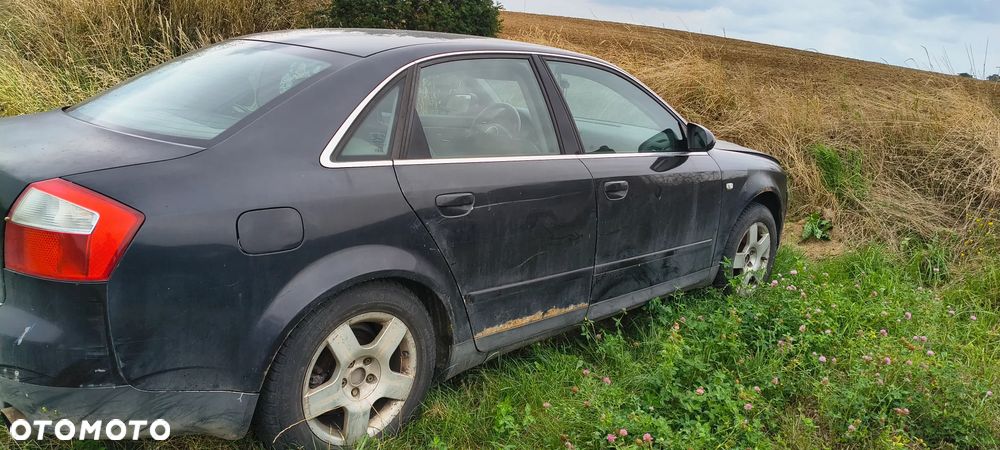 Audi A4 Limousine - 1