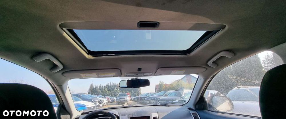 Mitsubishi Outlander - 16