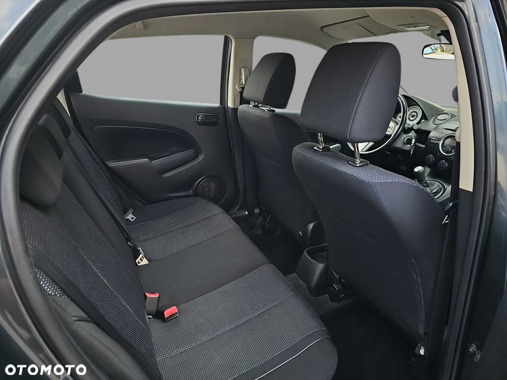 Mazda 2 - 15
