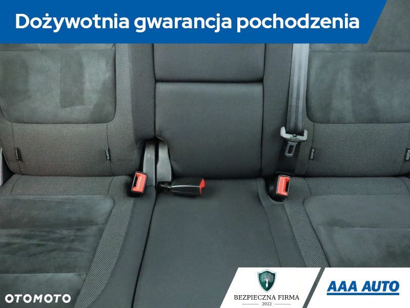 Volkswagen Tiguan - 11