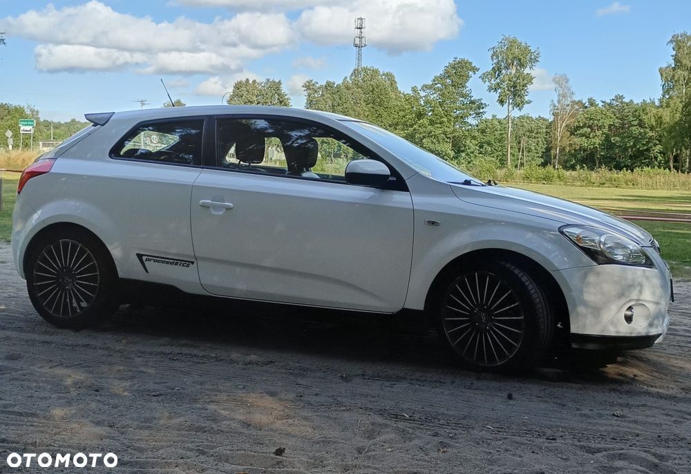 Kia ProCeed - 3