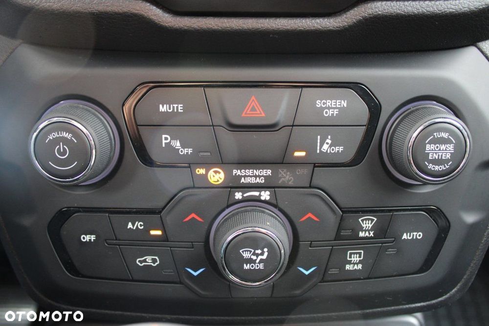 Jeep Renegade - 24