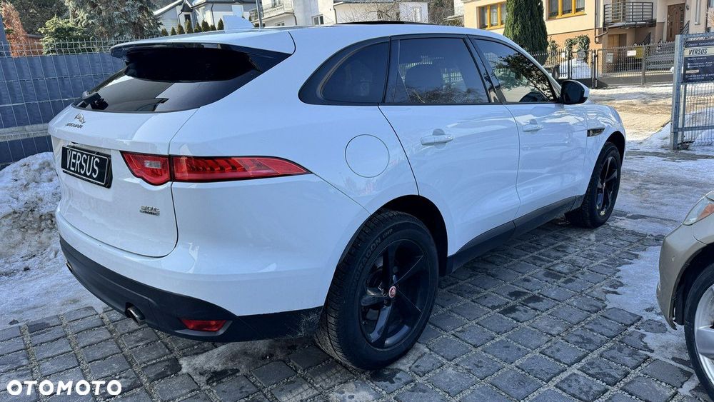 Jaguar F-Pace - 4