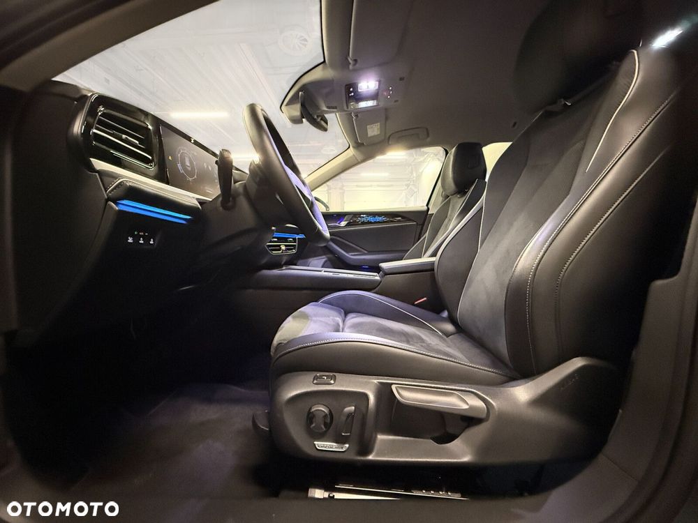 Volkswagen Passat 2.0 TSI Business Plus DSG - 23