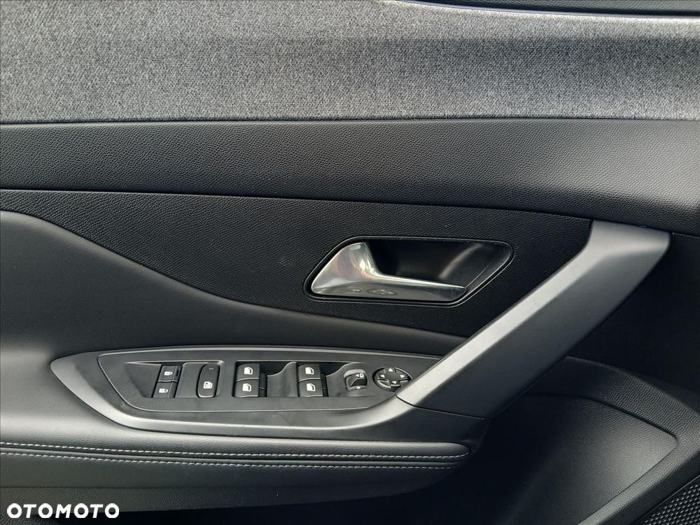 Peugeot 308 1.2 PureTech Allure S&S EAT8 - 18