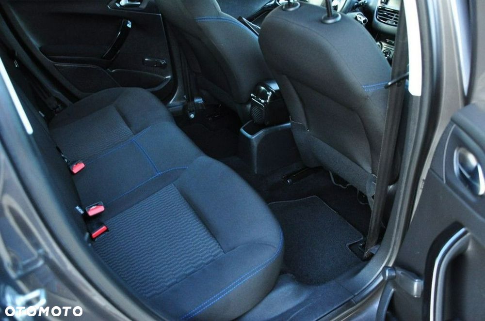 Peugeot 208 PureTech 82 Stop & Start Signature - 30