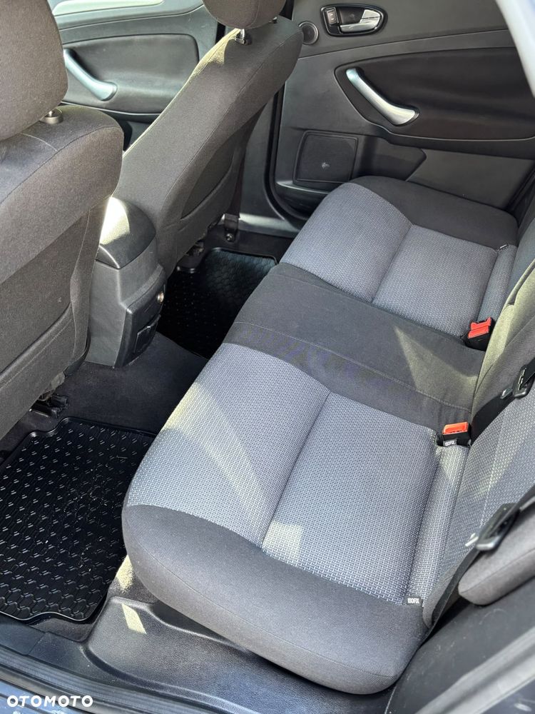 Ford Mondeo 2.0 TDCi Ambiente - 6