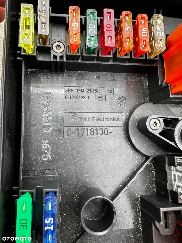 Skrzynka Bezpieczników VW Tiguan I 2.0 TDI 1K0937125A Demontaż - 7