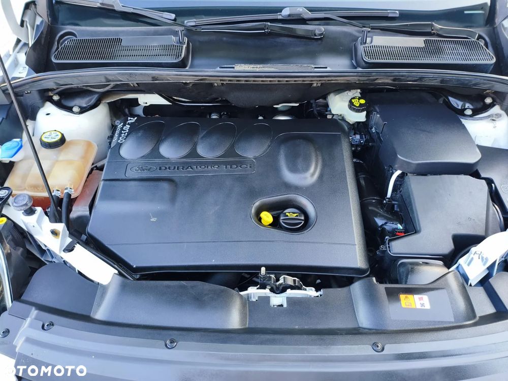 Ford Kuga 2.0 TDCi 4x4 Titanium - 34