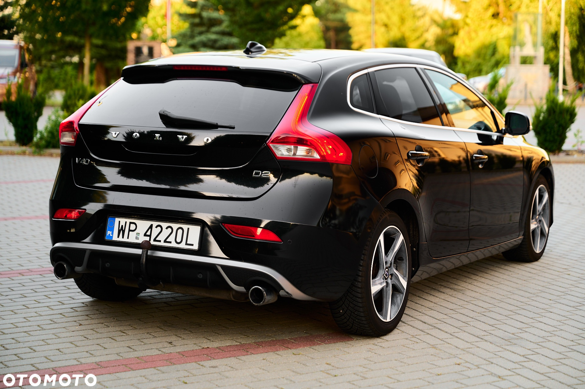 Volvo V40 D2 R-Design - 12