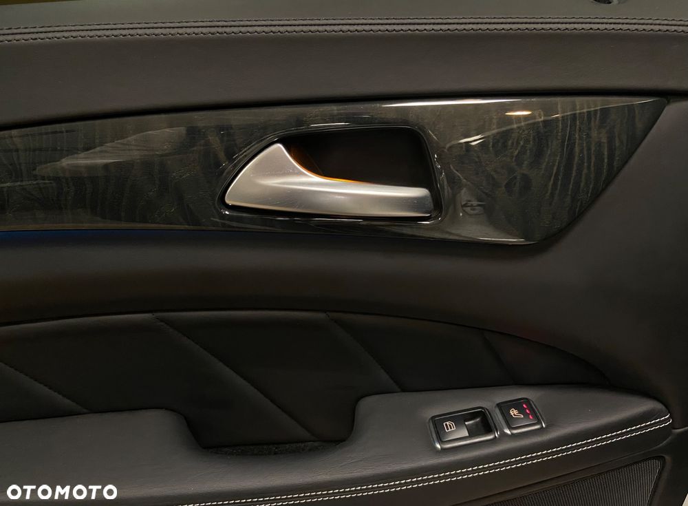 Mercedes-Benz CLS 500 4Matic 7G-TRONIC - 23