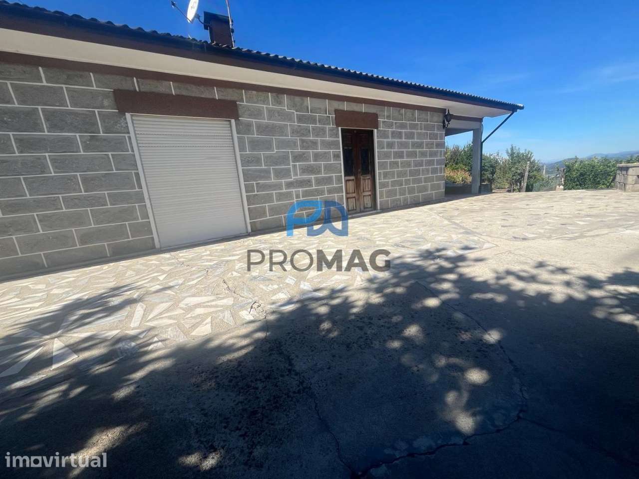 Casa térrea com terreno - Grande imagem: 2/51