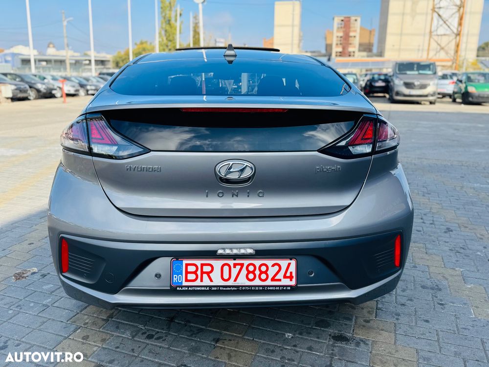 Hyundai IONIQ - 7