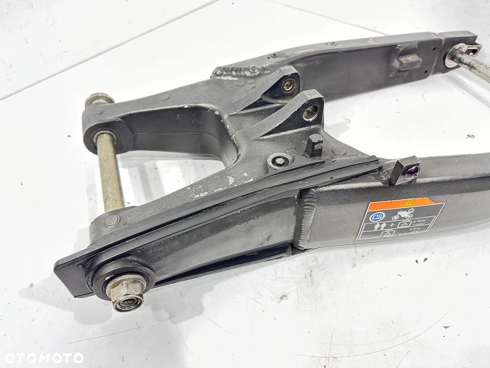 Wahacz tył Honda Hornet PC41 - 6
