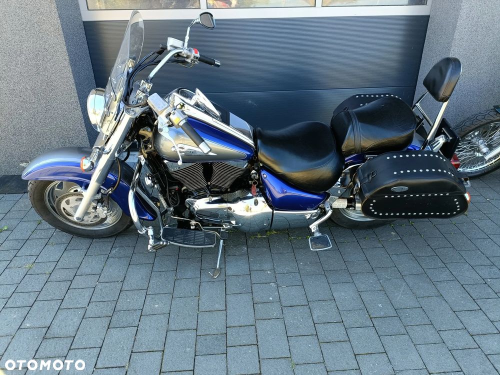 Suzuki Intruder - 10