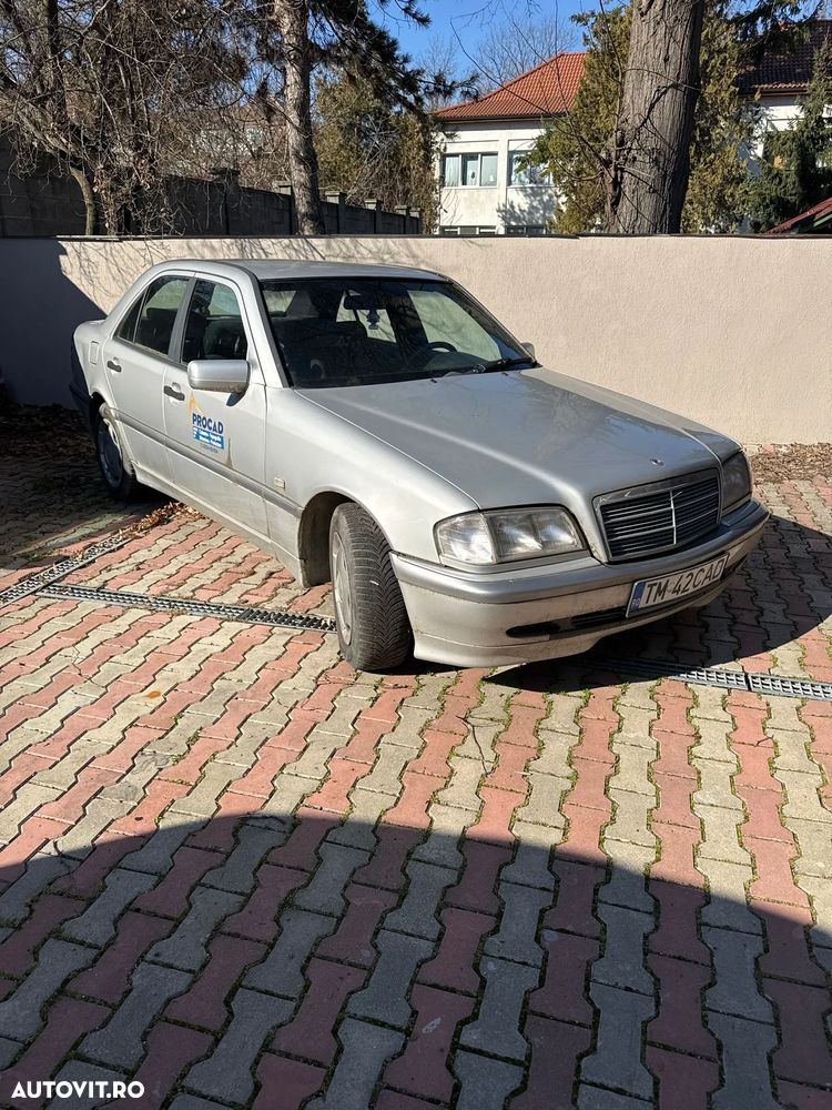 Mercedes-Benz C - 6