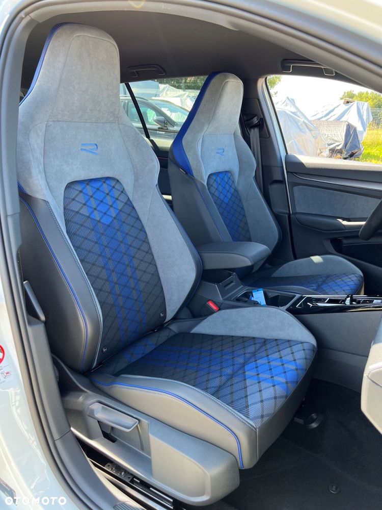 Volkswagen Golf - 9