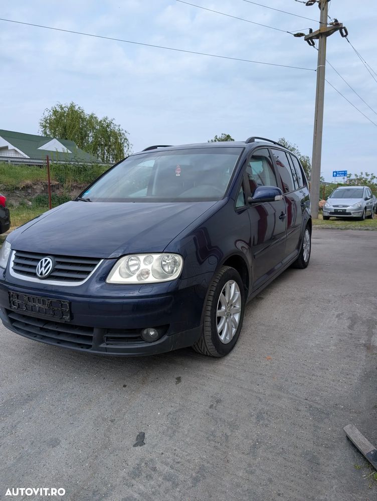 Volkswagen Touran - 11