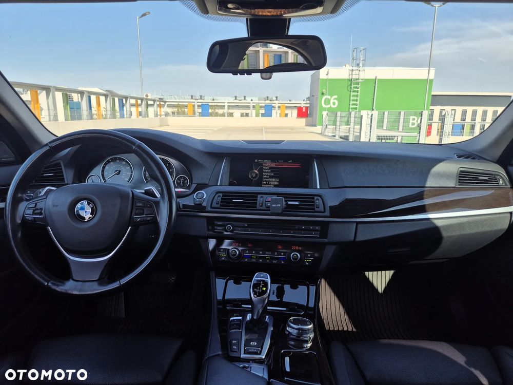 BMW Seria 5 535i xDrive Sport-Aut - 12