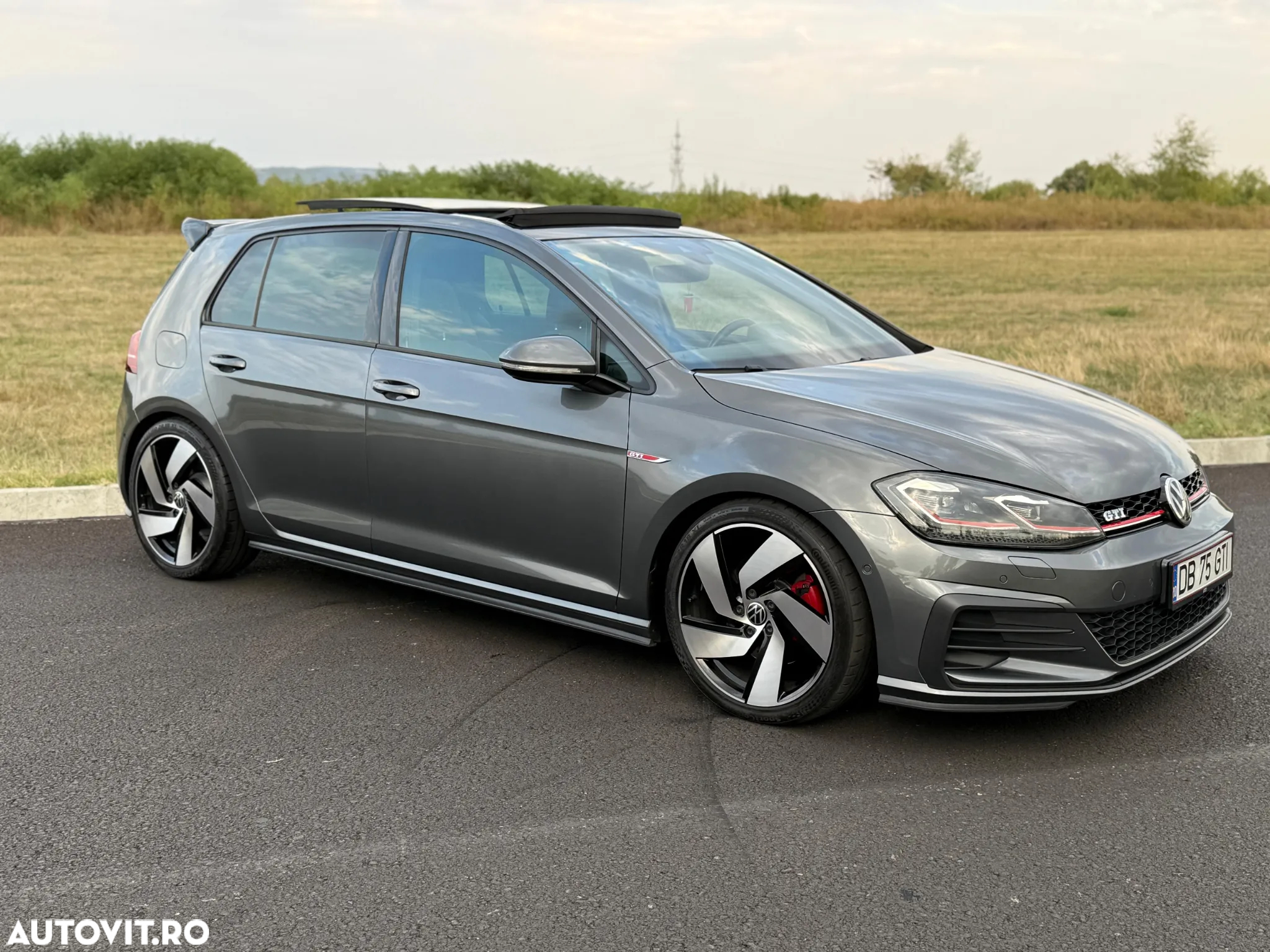 Volkswagen Golf 2.0 TSI GTI - 4