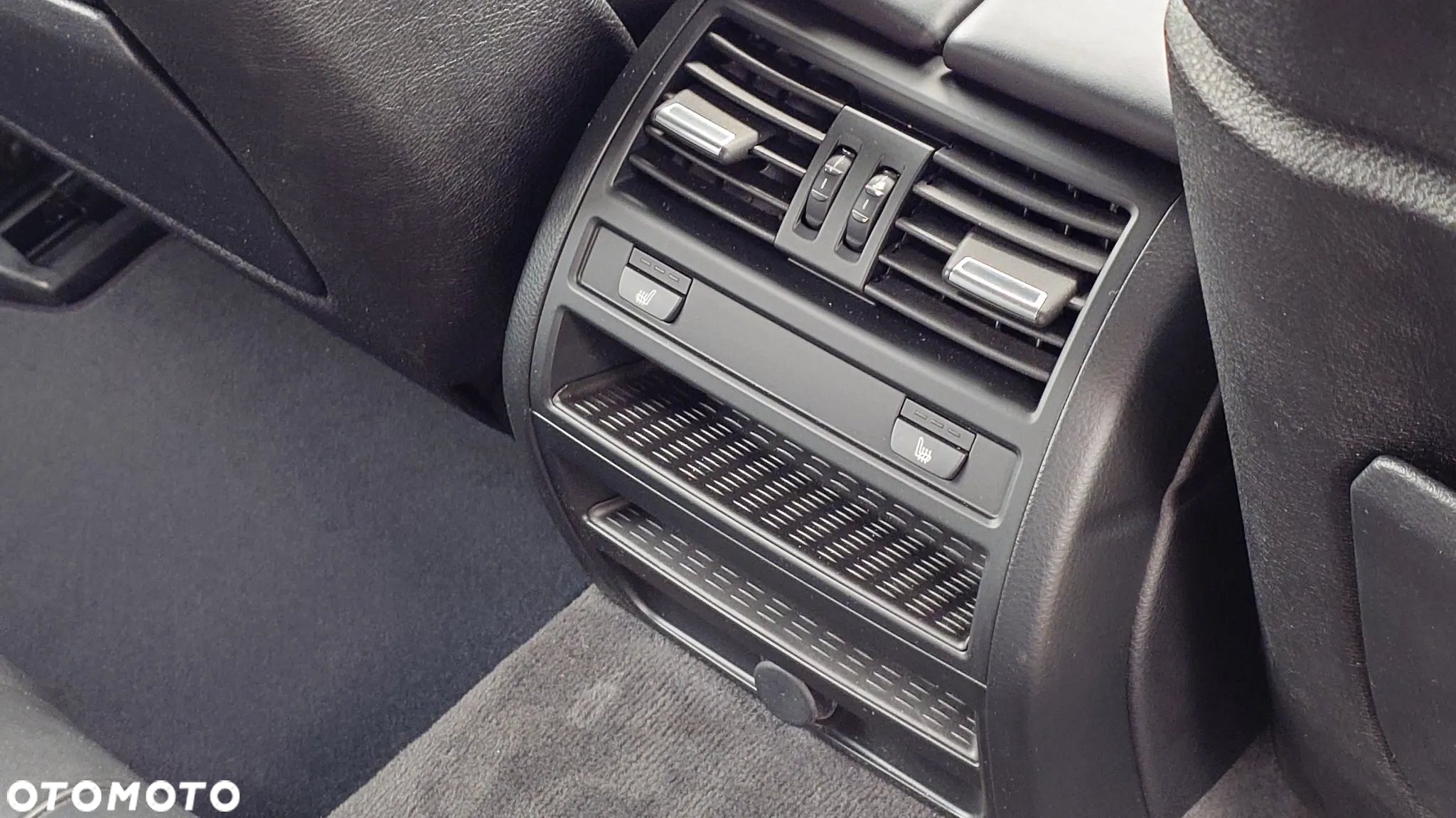 BMW Seria 5 535i xDrive Luxury Line - 34