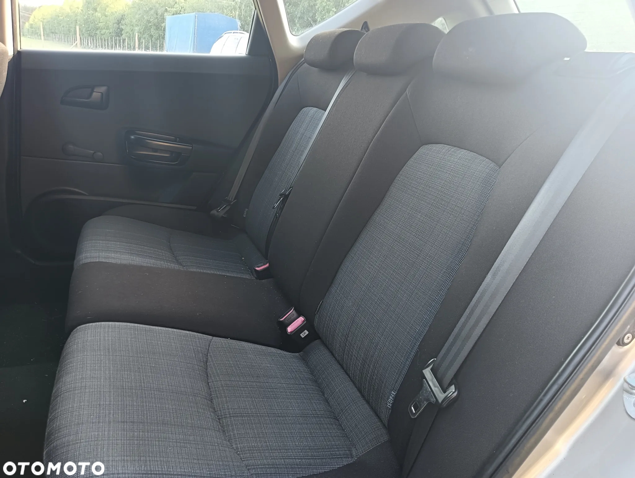 Kia Ceed - 8