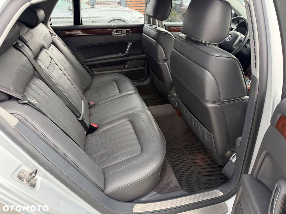 Volkswagen Phaeton 4.2 V8 4MOTION Automatik (5 Sitzer) - 33