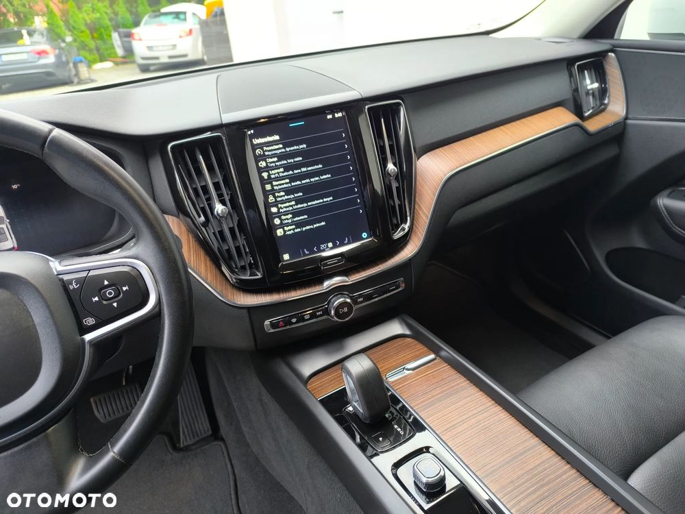 Volvo XC 60 B5 B AWD Geartronic Momentum Pro - 17