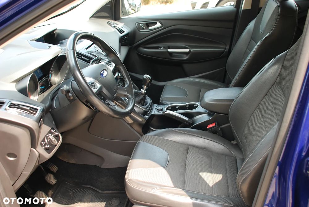 Ford Kuga 1.5 EcoBoost 2x4 Titanium - 22