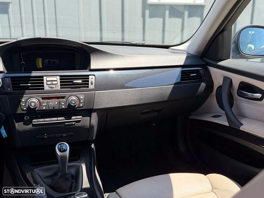 BMW 320 d Line Luxury - 11