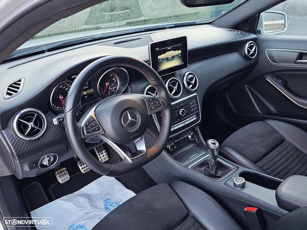 Mercedes-Benz A 180 d AMG Line - 16