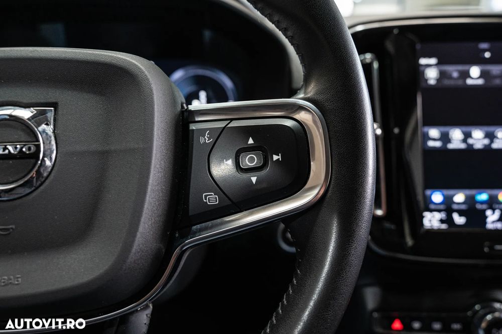 Volvo XC 40 T5 Twin Engine DKG Momentum Pro - 21