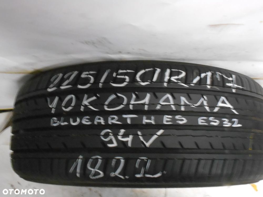 OPONA POJEDYNKA 225/50R17 YOKOHAMA BLUEARTH ES ES32 DOT 1822 7MM - 1