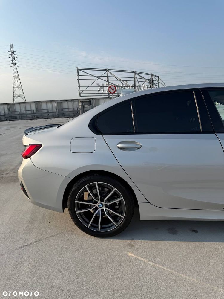 BMW Seria 3 320i GPF xDrive Sport Line Shadow - 4