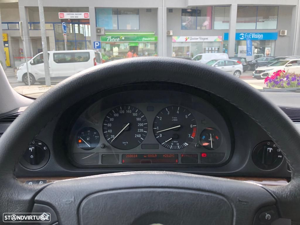 BMW 740 iA - 13