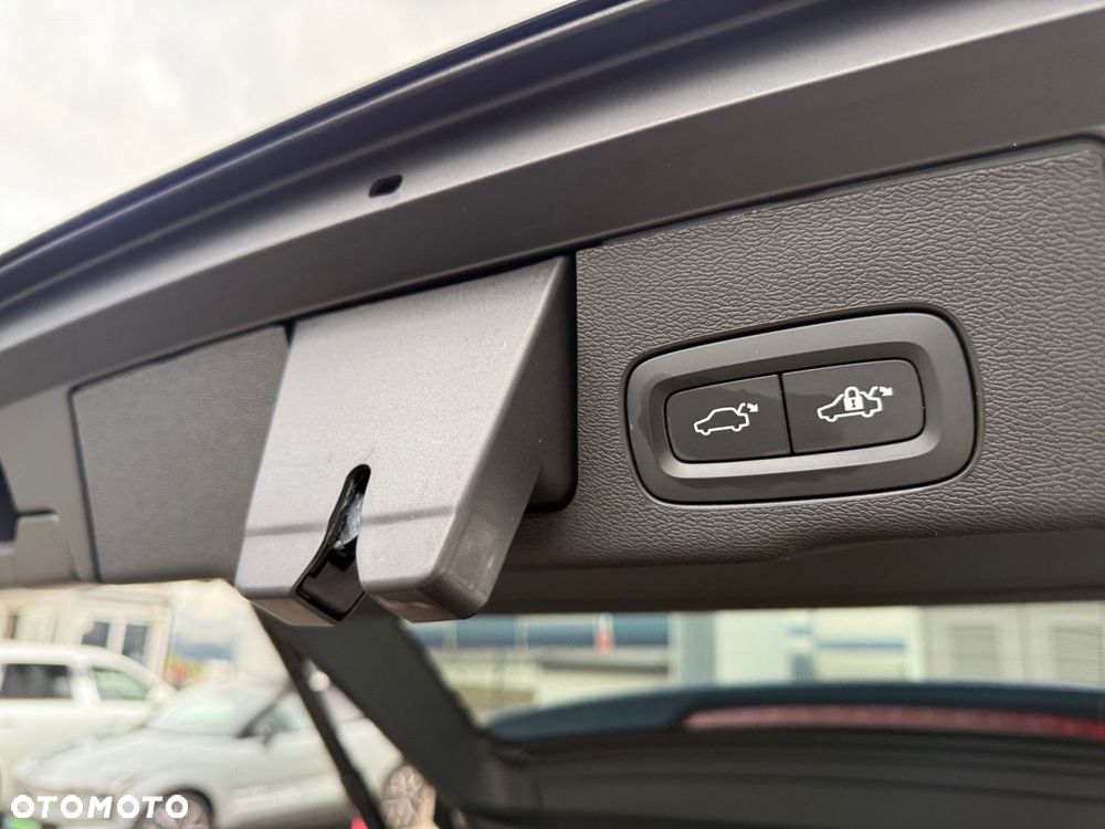Volvo XC 60 - 30