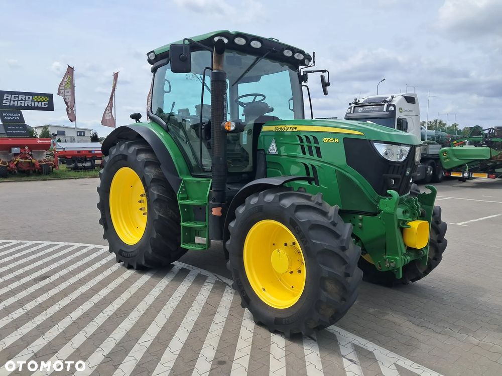 John Deere 6125R - 6