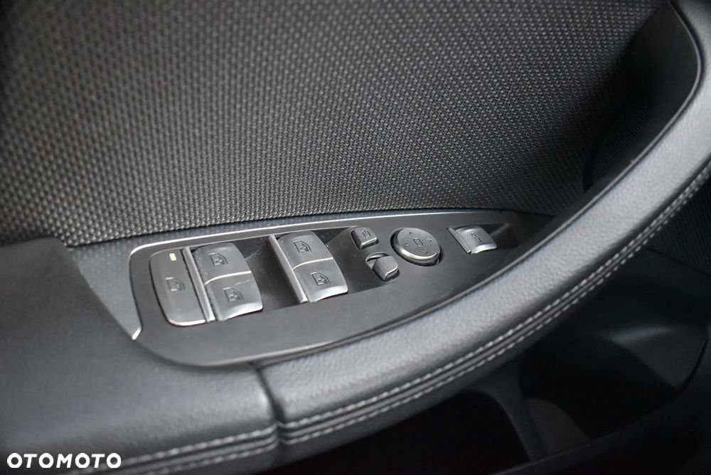 BMW X3 xDrive20i GPF Advantage - 24