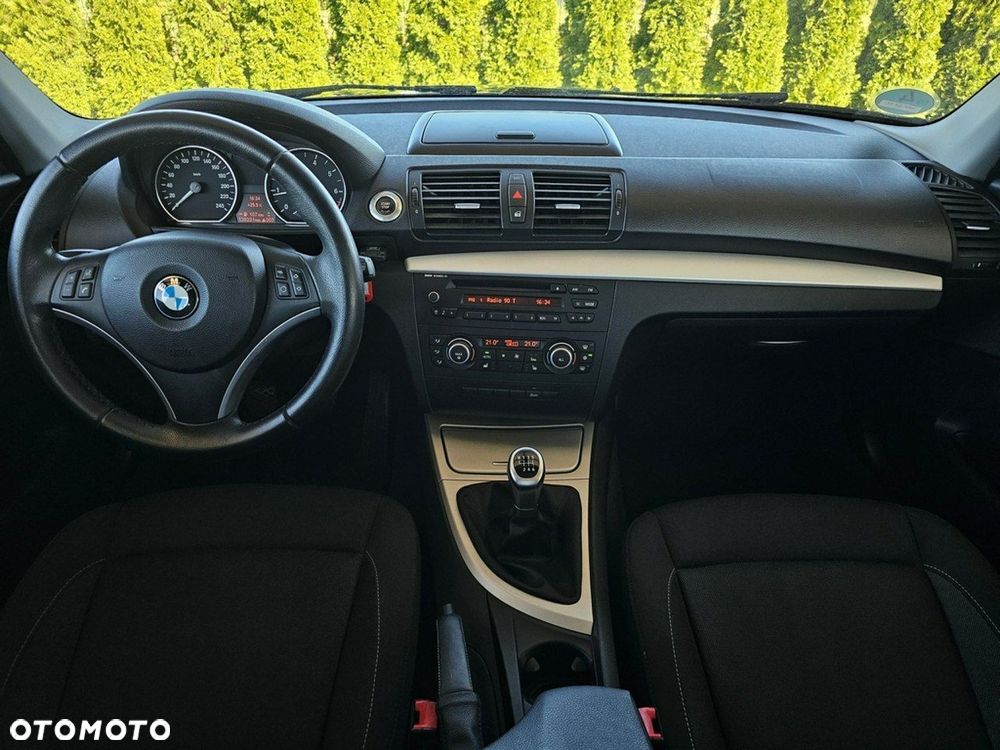 BMW Seria 1 120i - 18