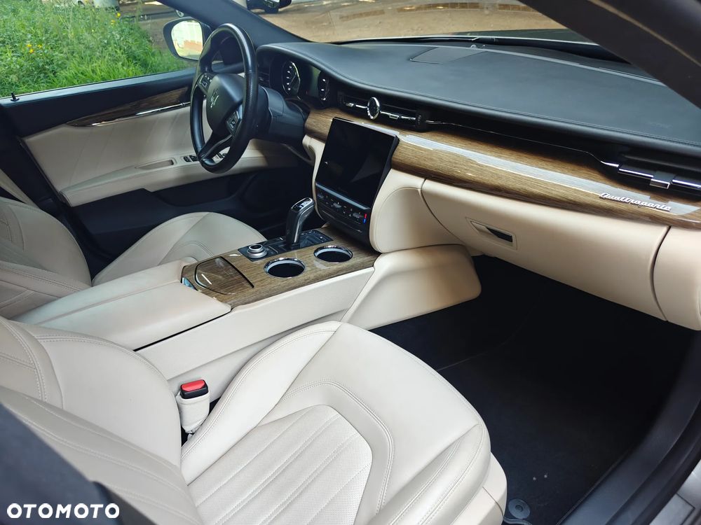 Maserati Quattroporte GT - 8