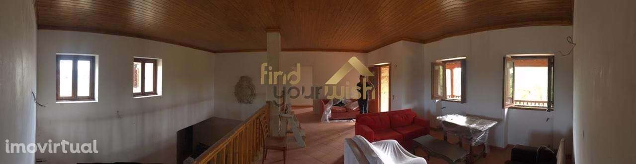 Espetacular moradia T9 de traça tradicional, com dois pisos, no coraçã - Grande imagem: 3/28