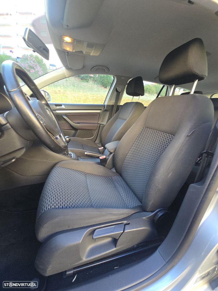 VW Golf Variant 1.6 TDi Confortline - 24