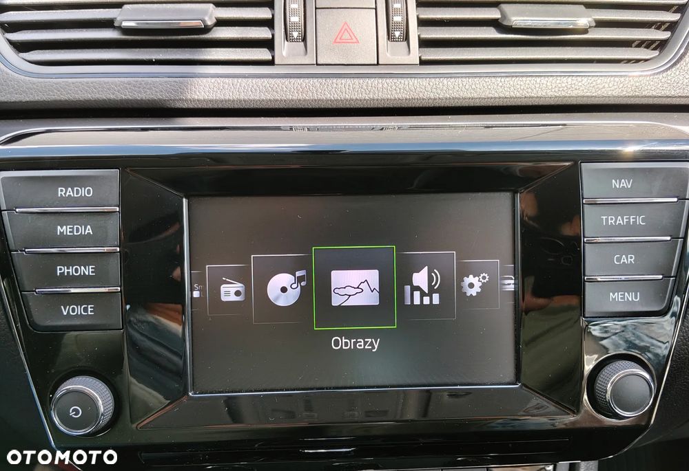 Skoda Superb 1.6 TDI DSG Ambition - 23