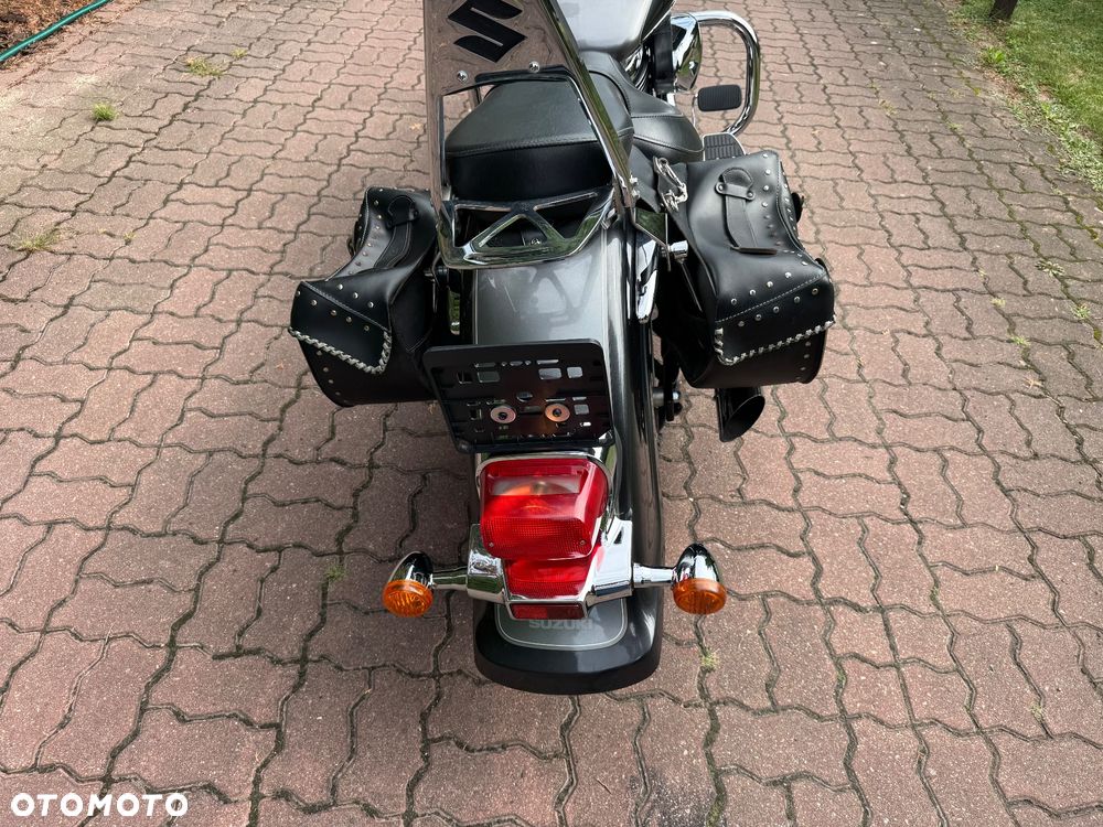 Suzuki Intruder - 14