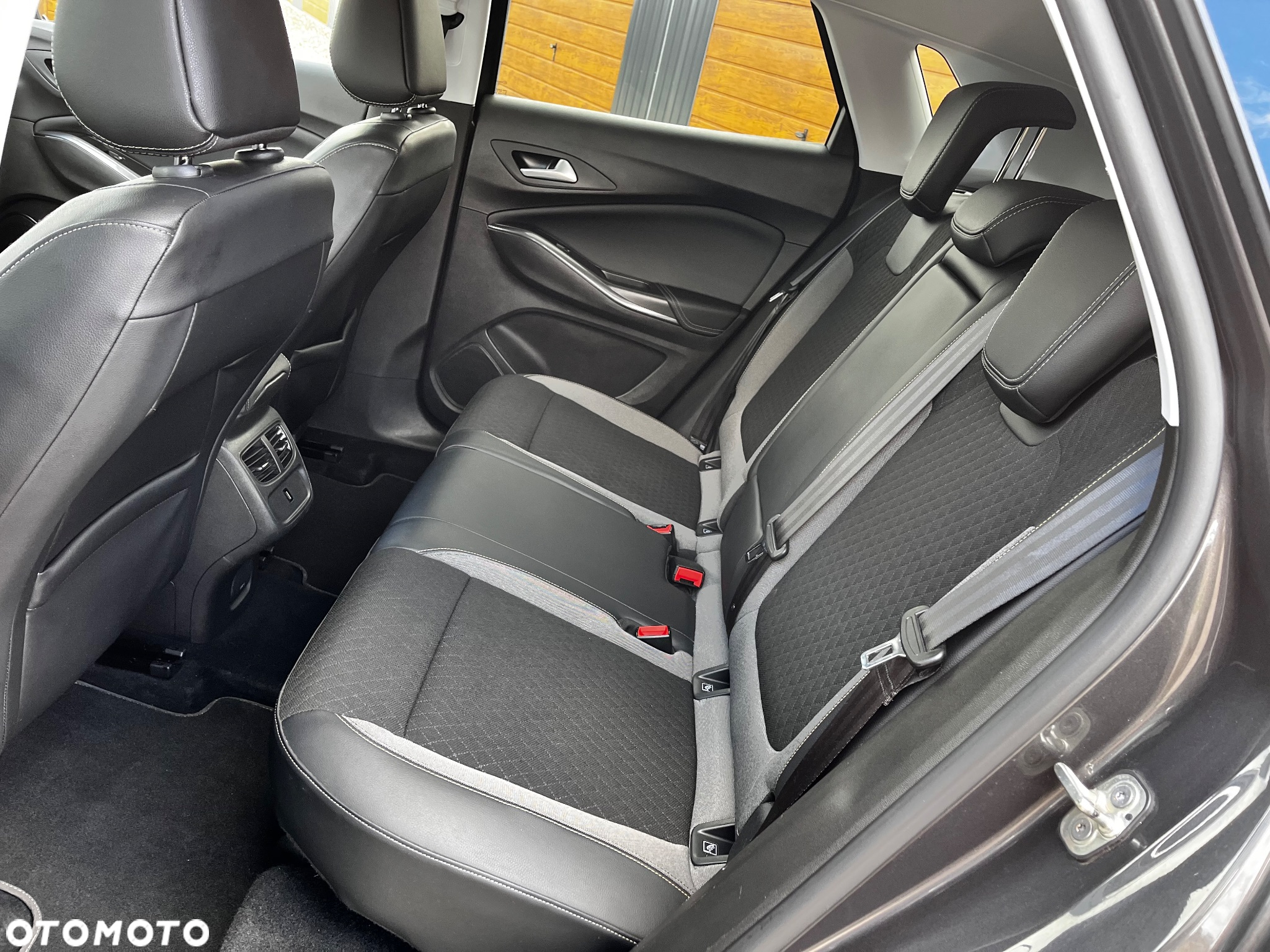 Opel Grandland X 1.2 T GPF Design Line S&S - 31