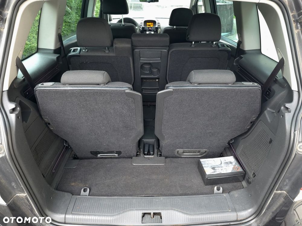 Opel Zafira 1.8 Cosmo - 33