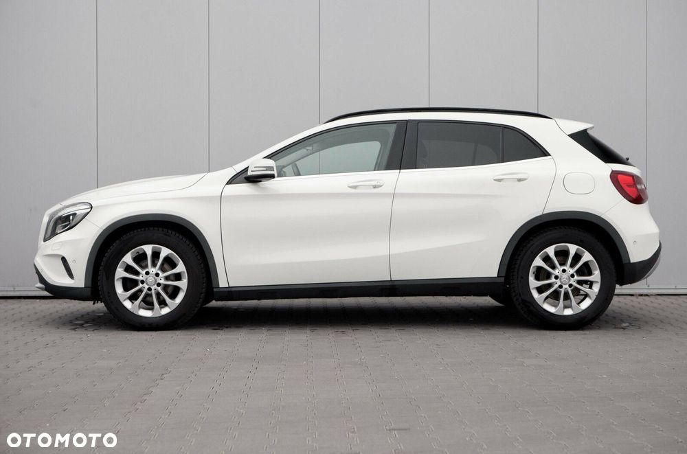 Mercedes-Benz GLA - 13